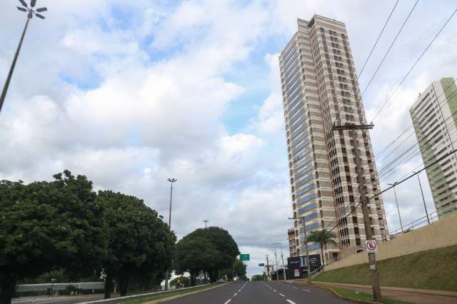 MS ter&aacute; domingo nublado com possibilidade de chuvas fortes 