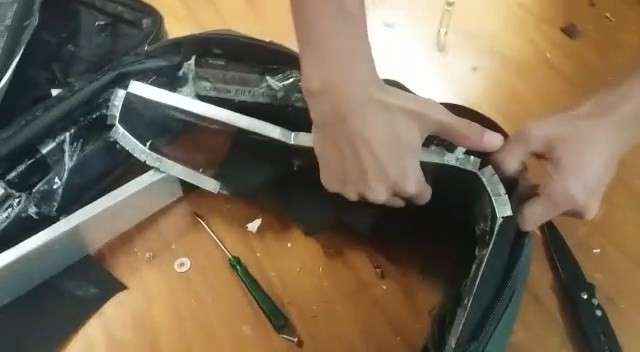 Traficante usa estrutura de mala para esconder coca&iacute;na, mas acaba presa