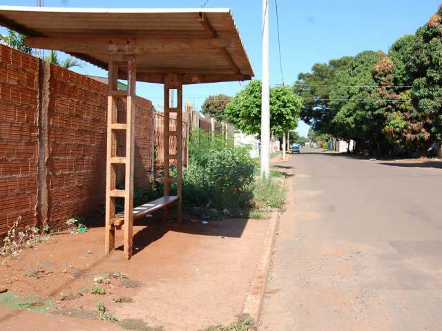  Moradores da Vila Nasser reclamam de terrenos usados como &ldquo;lix&atilde;o&rdquo;
