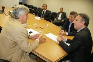 Murilo acompanhou Delcídio do Amaral na apresentação do projeto ao Ministro das Cidades. (Foto: Divulgação)