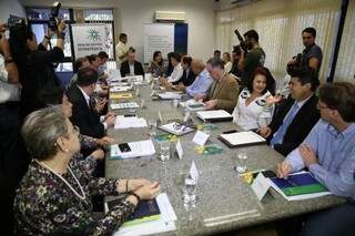 Reunião foi com todos os secretários para avaliar metas para 2016 (Foto: Fernando Antunes)