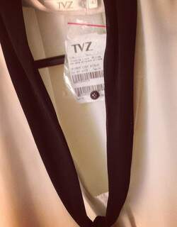 Detalhe da blusa da TVZ, que hoje custa R$ 99,00.