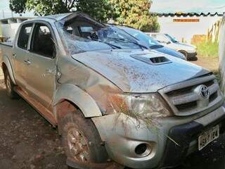 Veículo ficou destruído após capotar, durante fuga do bandido. (Foto: Fernando Antunes)