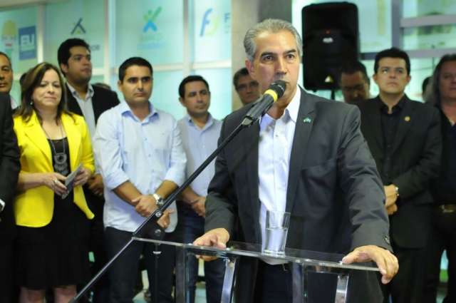 Governador assina ordem de servi&ccedil;o nos munic&iacute;pios de Itaquira&iacute; e Tacuru