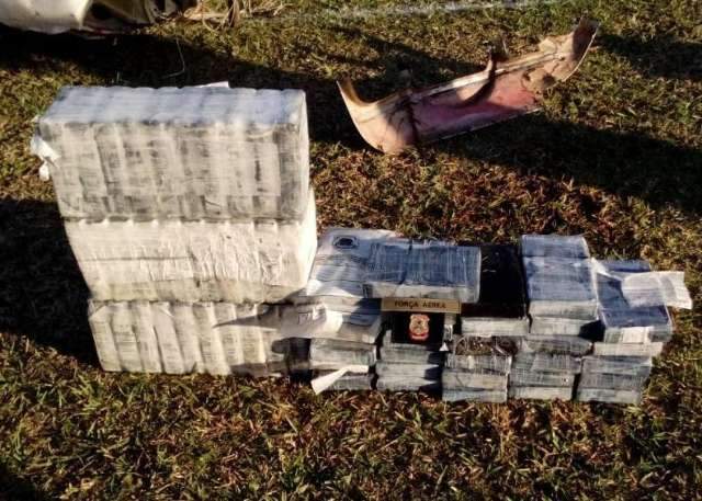 Pol&iacute;cia encontra mais 60kg de coca&iacute;na em bimotor interceptado pela FAB