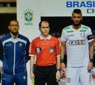 Eduardo Gonçalves (centro)  no jogo entre São Paulo e Figueirense. (Foto: Arquivo pessoal)