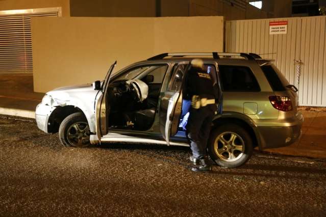 Motorista com sinal de embriaguez e levando droga, tenta fugir ap&oacute;s bater carro 