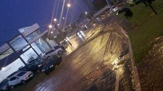 Avenida Afonso Pena foi um dos locais mais afetados com a chuva de ontem (Foto: Carlos Henrique)