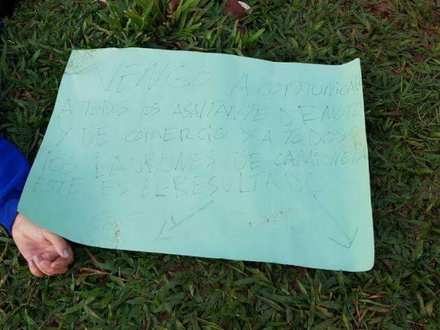 Justiceiros matam homem a tiros de fuzil e deixam recado a assaltantes