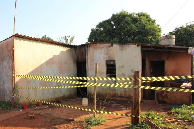 Suspeito de matar tr&ecirc;s em inc&ecirc;ndio &eacute; usu&aacute;rio de drogas 