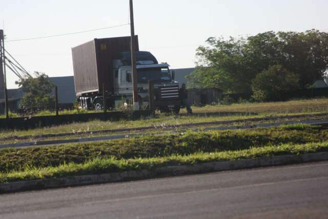  PF apreende 750 quilos de maconha em container em Ponta Por&atilde;