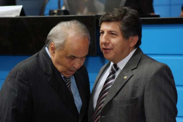Deputado concursado do TCE pede vista do decreto que indica Arroyo