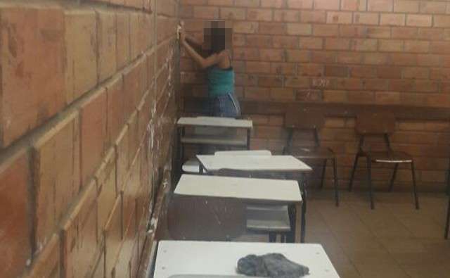 Em escola que pune aluno infrator, crian&ccedil;as j&aacute; tiveram de limpar paredes