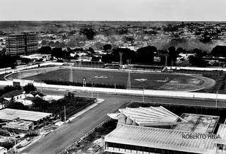 Vista da Praça Belmar Fidalgo em 1970, local que já foi o principal estádio da cidade. (Foto: Roberto Higa)