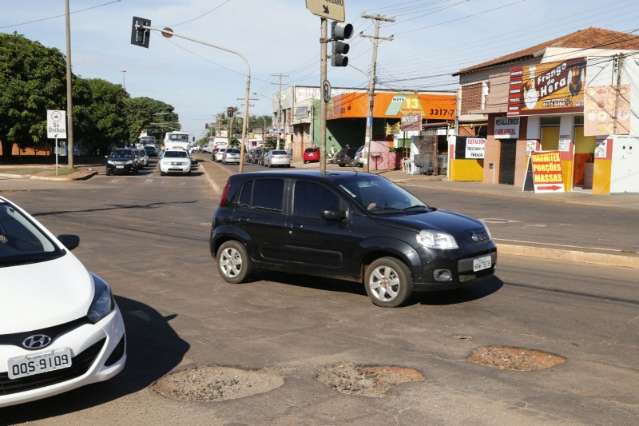 Opera&ccedil;&atilde;o chega &agrave; metade e buracos seguem desafiando bolso e paci&ecirc;ncia 
