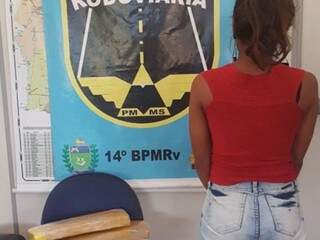 Traficante de 18 anos &eacute; presa com 20 quilos de maconha na bagagem 