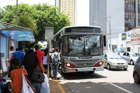 Agetran interdita trechos de avenida e ônibus voltam a circular após às 17h  