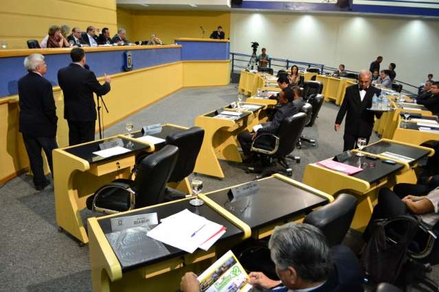 Para n&atilde;o &ldquo;cair por terra&rdquo;, C&acirc;mara vai reunir as den&uacute;ncias contra Bernal 
