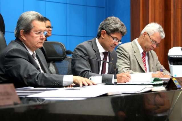 Deputados aprovam prioridade na investiga&ccedil;&atilde;o de crimes contra idosos