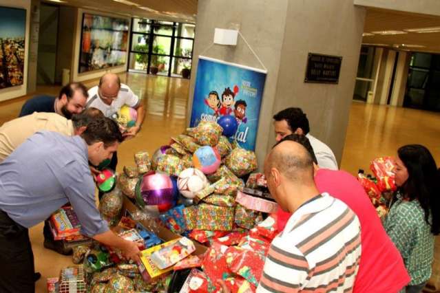 Com meta de 10 mil brinquedos, campanha termina nesta semana