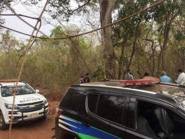 Tr&ecirc;s pessoas s&atilde;o presas por morte de mulher com mais de 30 facadas  