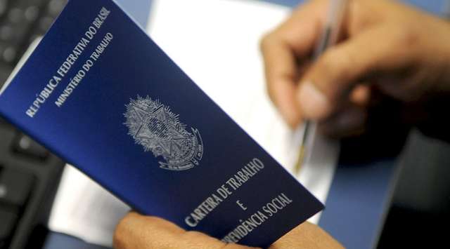 Desemprego sobe e atinge 12,7 milh&otilde;es de pessoas ap&oacute;s dois trimestres de queda