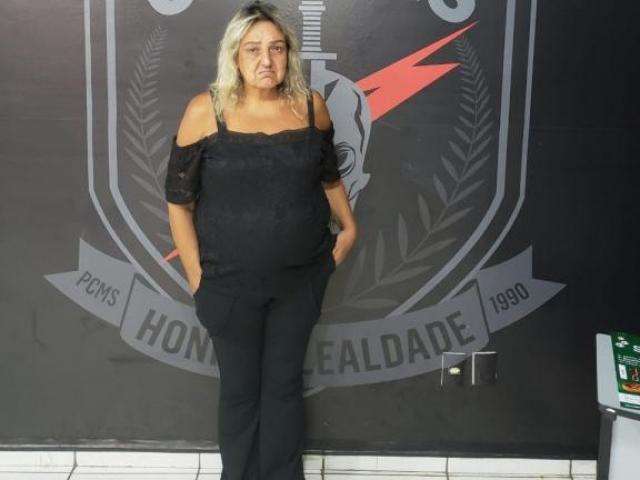  Estelionat&aacute;ria &eacute; presa tentando abrir conta em banco com documento falso