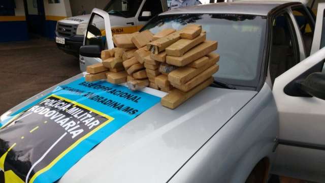 PRE apreende carro que levava 52 kg de maconha escondido em porta
