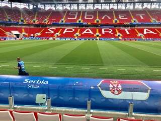 Na parte interna do estádio, tudo para o jogo entre Brasil e Sérvia a partir das 14h (MS). Jogo vale vaga ns oitavas de final (Foto: Paulo Nonato de Souza)