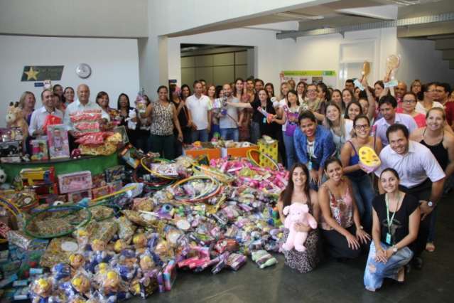Servidores arrecadam 5 mil brinquedos para campanha de Natal que termina ter&ccedil;a