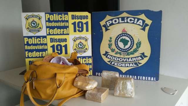 Presa h&aacute; um ano, mulher volta a ser apanhada,agora com 2,6 kg de coca&iacute;na 