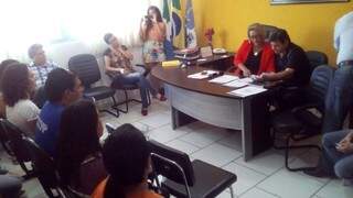 Pedido de cassação do vereador Edicarlos Oliveira (PSDB) foi protocolado às 11h desta quinta-feira (24) na Câmara de Porto Murtinho. (Foto: Aurora Villalba)