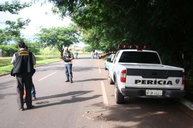 Jovem embriagado atropela ciclista, capota Fiorino e 5 ficam feridos