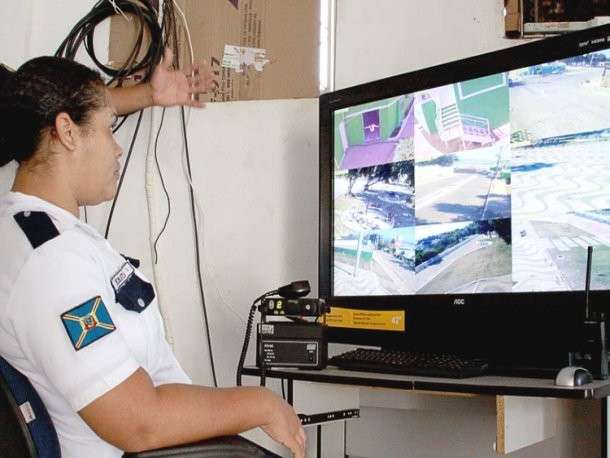 Por seguran&ccedil;a, escolas p&uacute;blicas ganham videomonitoramento 24 horas
