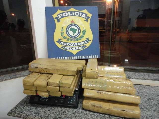 Professor paulista &eacute; preso com maconha que trazia do Paraguai