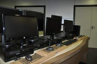 Monitores que serão doados para as escolas. (Foto: Divulgação) 