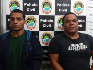 Dupla foi presa em lanchonete depois de tentativa de roubo (Foto: Dourados News/Oswaldo Duarte)