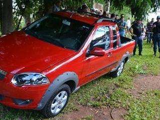 Motorista morto em carro foi executado com tiros de pistola
