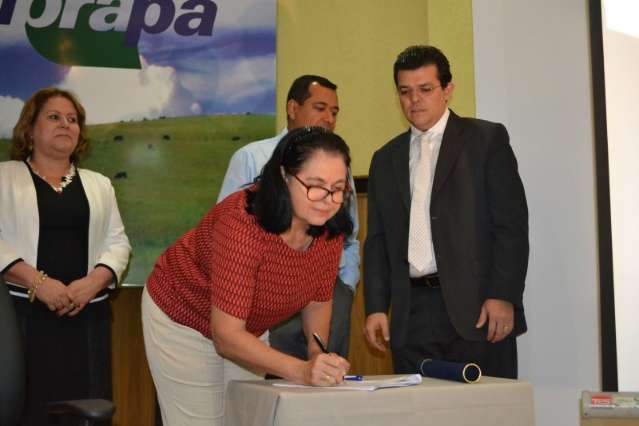Fundect renova parceria para Agroescola at&eacute; 2018