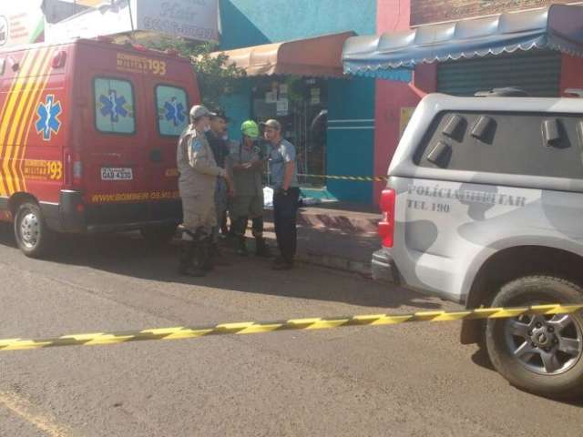 Jovem &eacute; morto a facadas em conjunto de casas; suspeito est&aacute; preso