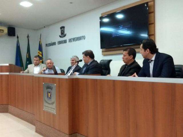 Em depoimento na C&acirc;mara, taxistas reconhecem transfer&ecirc;ncia de alvar&aacute;s