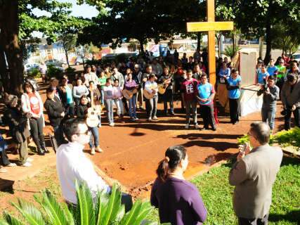  Cruz peregrina chega a Campo Grande e mobiliza jovens no Hemosul