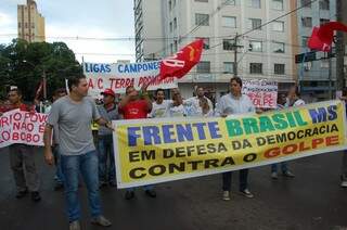 O manifesto foi a favor da presidente Dilma (Foto; Alan Diógenes)