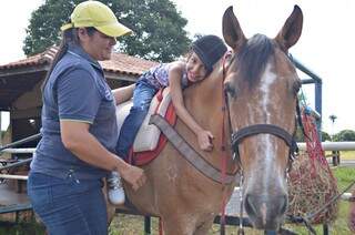 Para a surpresa da fam&iacute;lia, de presente de Natal, Rejane s&oacute; queria ver um cavalo