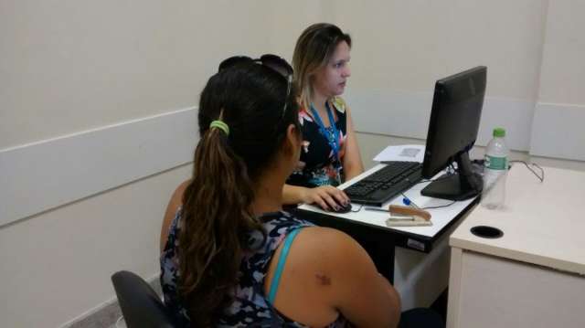 Consumidores lotam associa&ccedil;&atilde;o para participarem de negocia&ccedil;&otilde;es de d&iacute;vidas