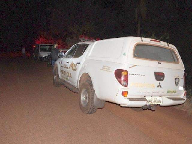Idoso &eacute; encontrado morto a pedradas em estrada vicinal 