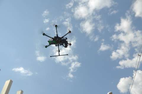 Academia de Polícia usa drone e boneco em simulação de homicídio