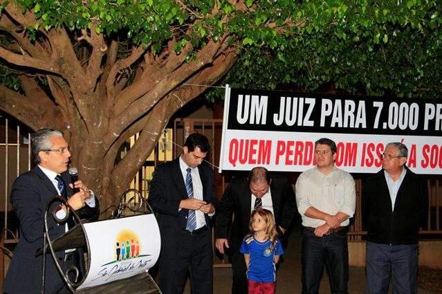 Sete mil processos para um juiz motiva protesto em S&atilde;o Gabriel 