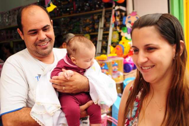 Lojas abrem para venda de presentes das crian&ccedil;as, mas movimento &eacute; baixo