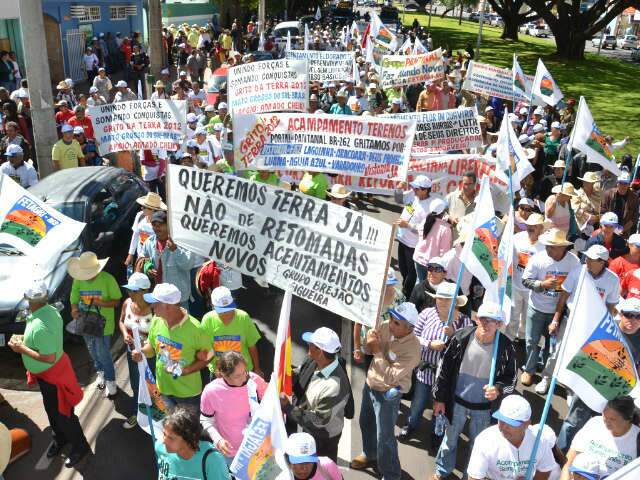  Cerca de 2 mil assentados participam do "Grito da Terra" em MS